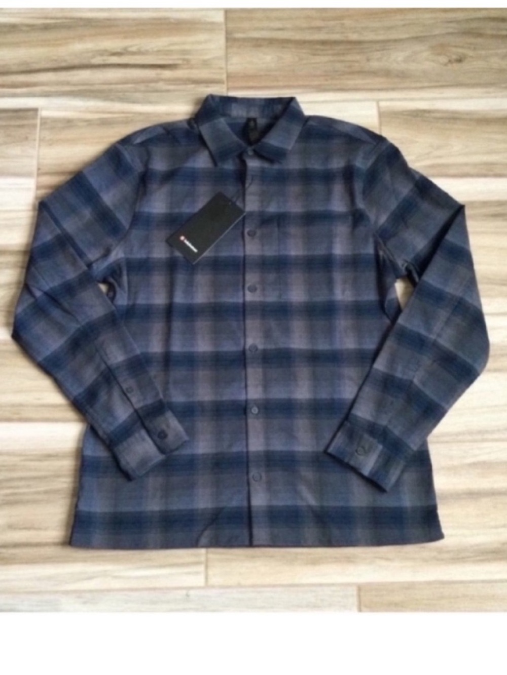 Lululemon Athletica Flannel
Large